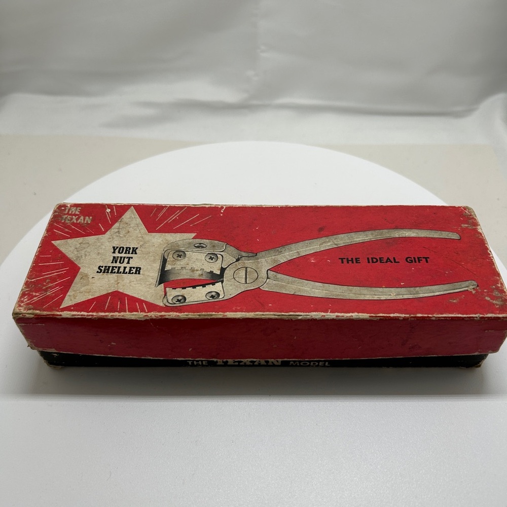Vintage York Nut Sheller, The Texan Model, Polished Aluminum, Steel, 50’s, IOB